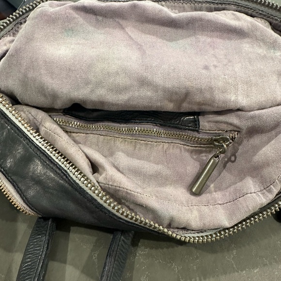 Black vintage leather backpack 
Not sure what the brand is?? - Picture 7 of 7